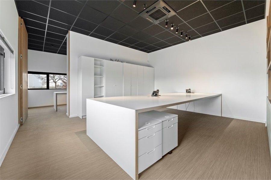 HANDELSPAND GELIJKVLOERS KANTOORRUIMTE IN SINT-TRUIDEN foto 12