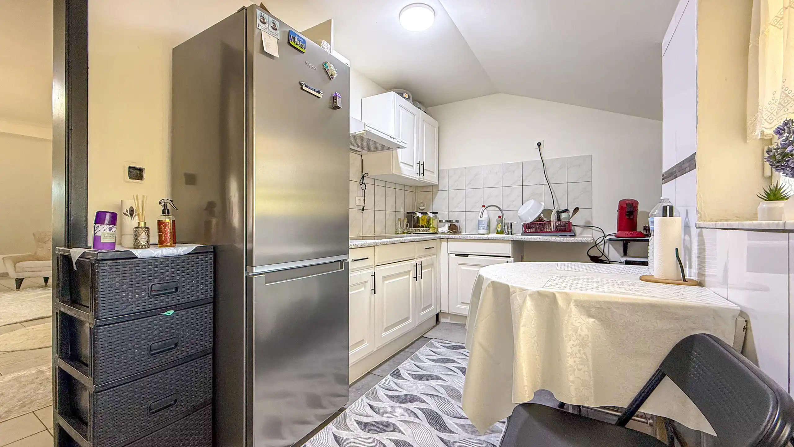 Instapklaar appartement met 2 slpks, balkon, tuin + parking! foto 7