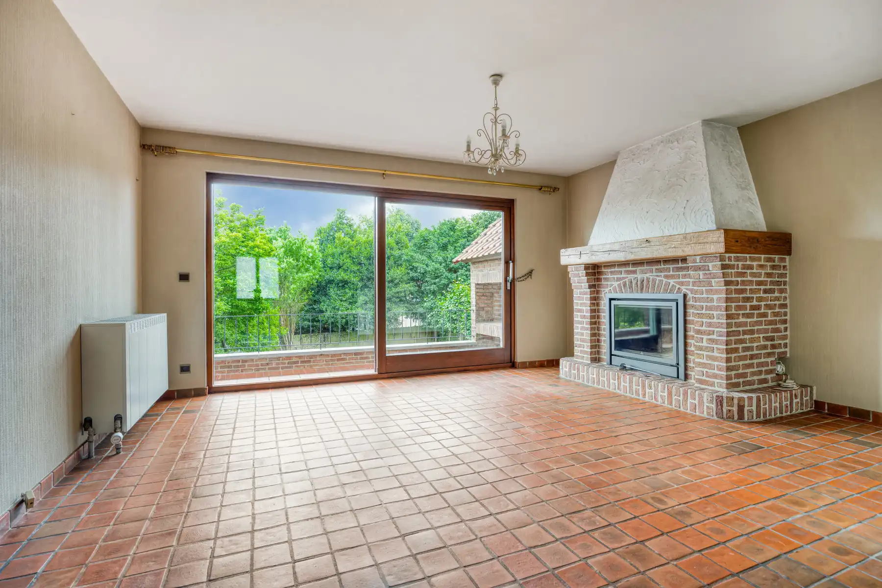Leemans Immobiliën biedt u deze ruime bel-etagewoning te huur aan in Zellik. foto 6