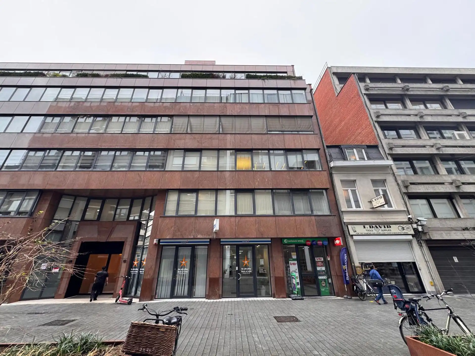 Instapklaar kantoor in de Diamantwijk te Antwerpen foto 11