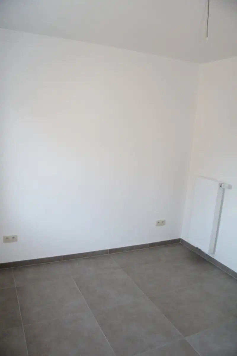 Ruim appartement met 2 slk, 2 terrassen, garage en autostaanplaats foto 11