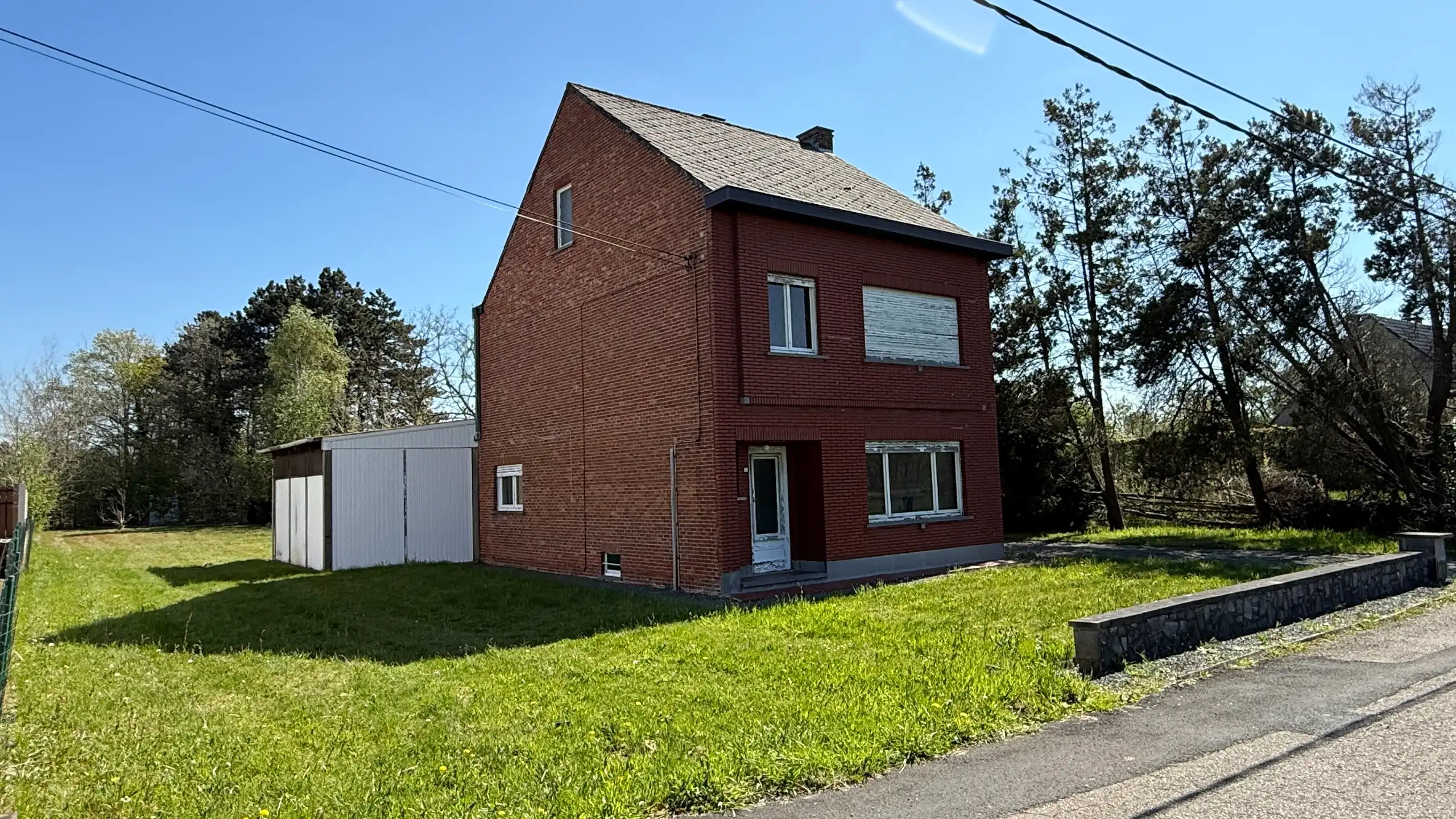 Hoofdfoto van de publicatie: Te renoveren woning op prachtig perceel in het groene Baal