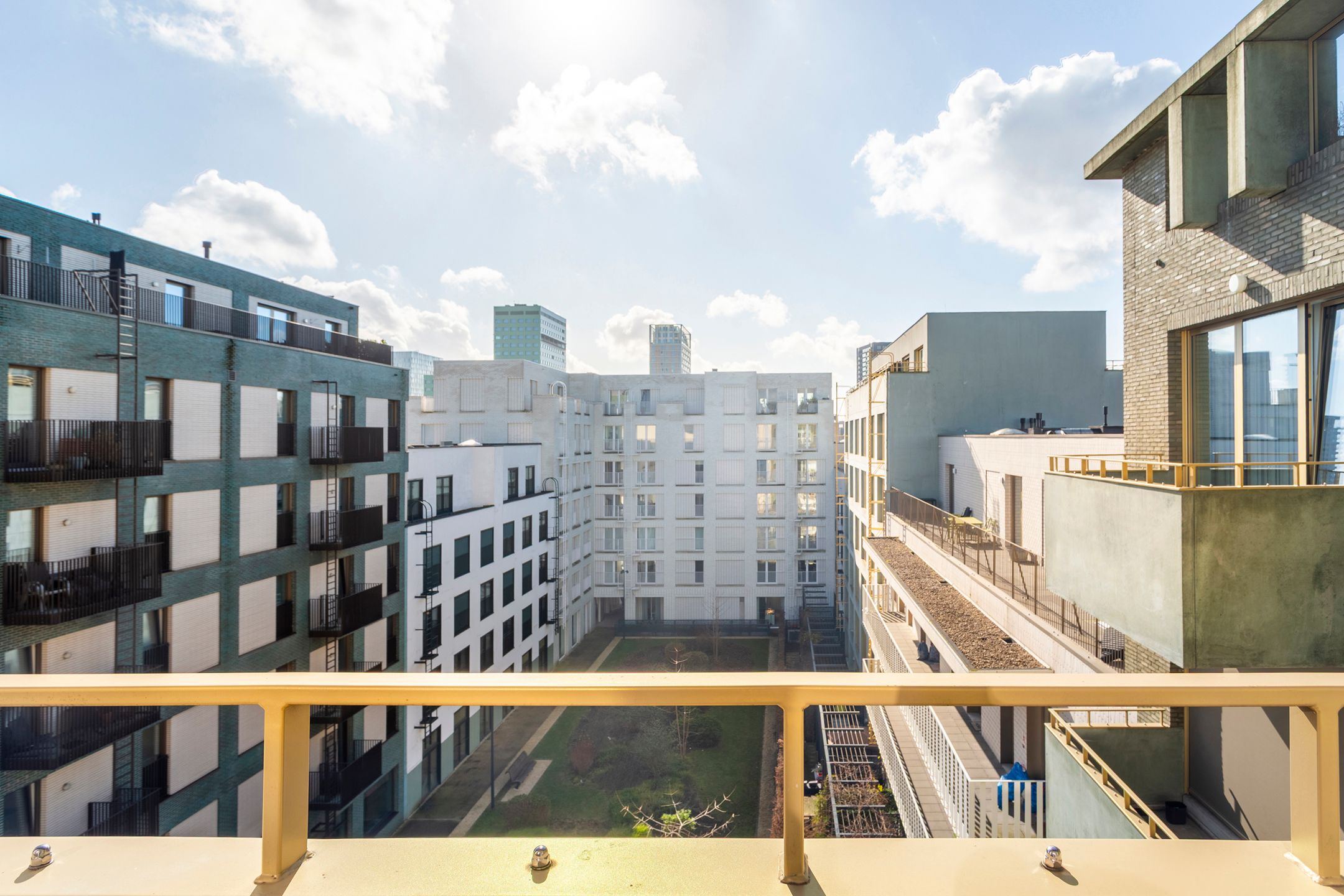 licht, instapklaar 2-slpk-app. met zuidgericht terras foto 10