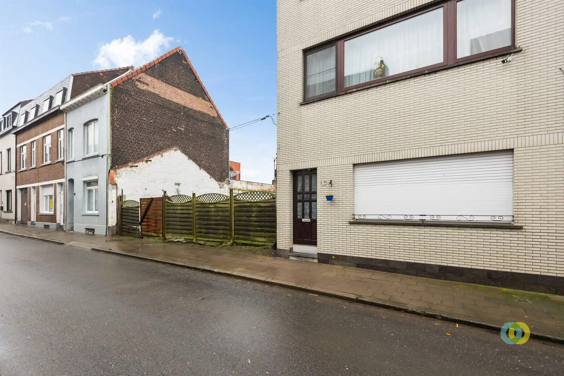 Bouwgrond voor ruime woning of appartementen foto {{pictureIndex}}