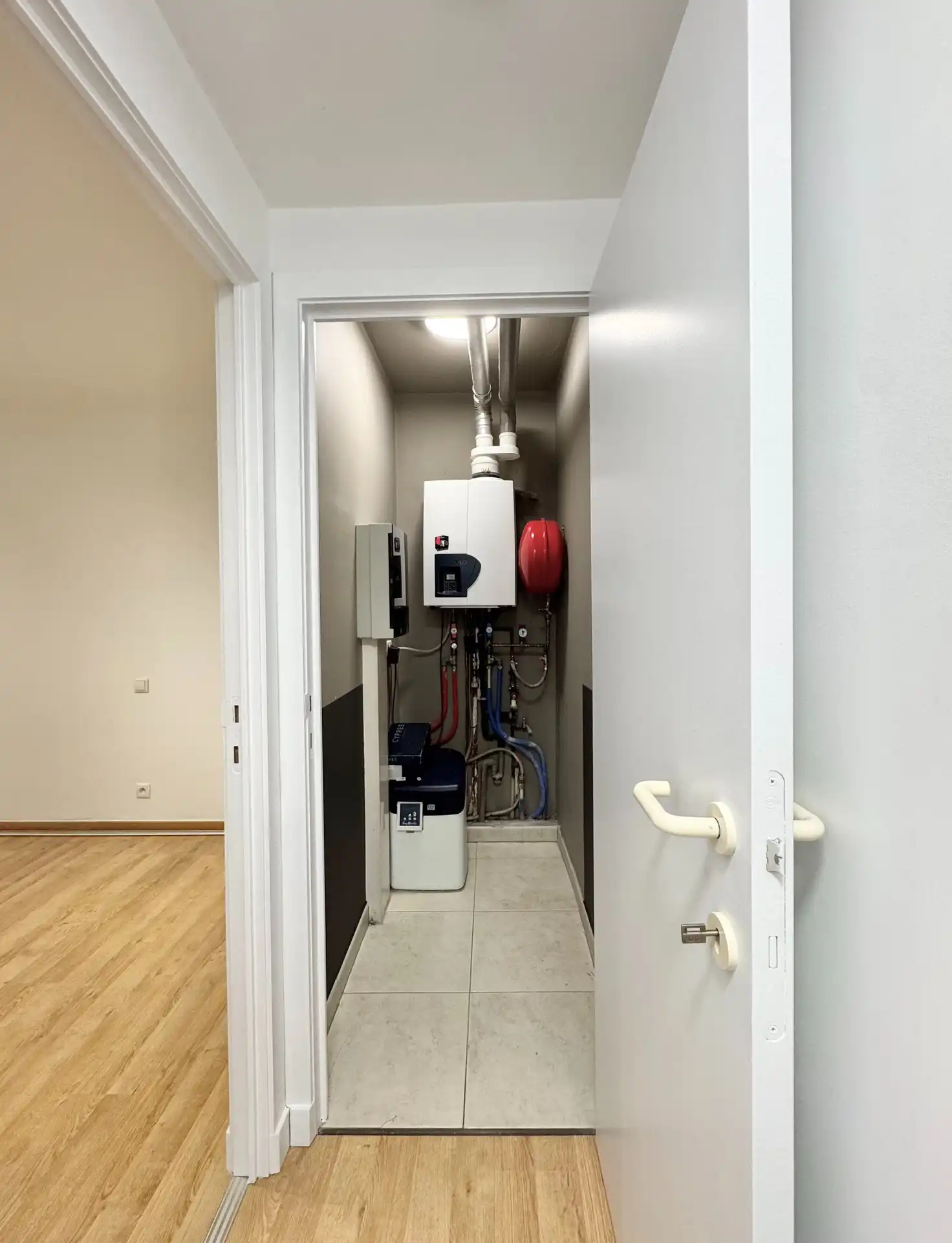 GELIJKVLOERS APPARTEMENT CENTRUM WAREGEM | 1 SLPK foto 7