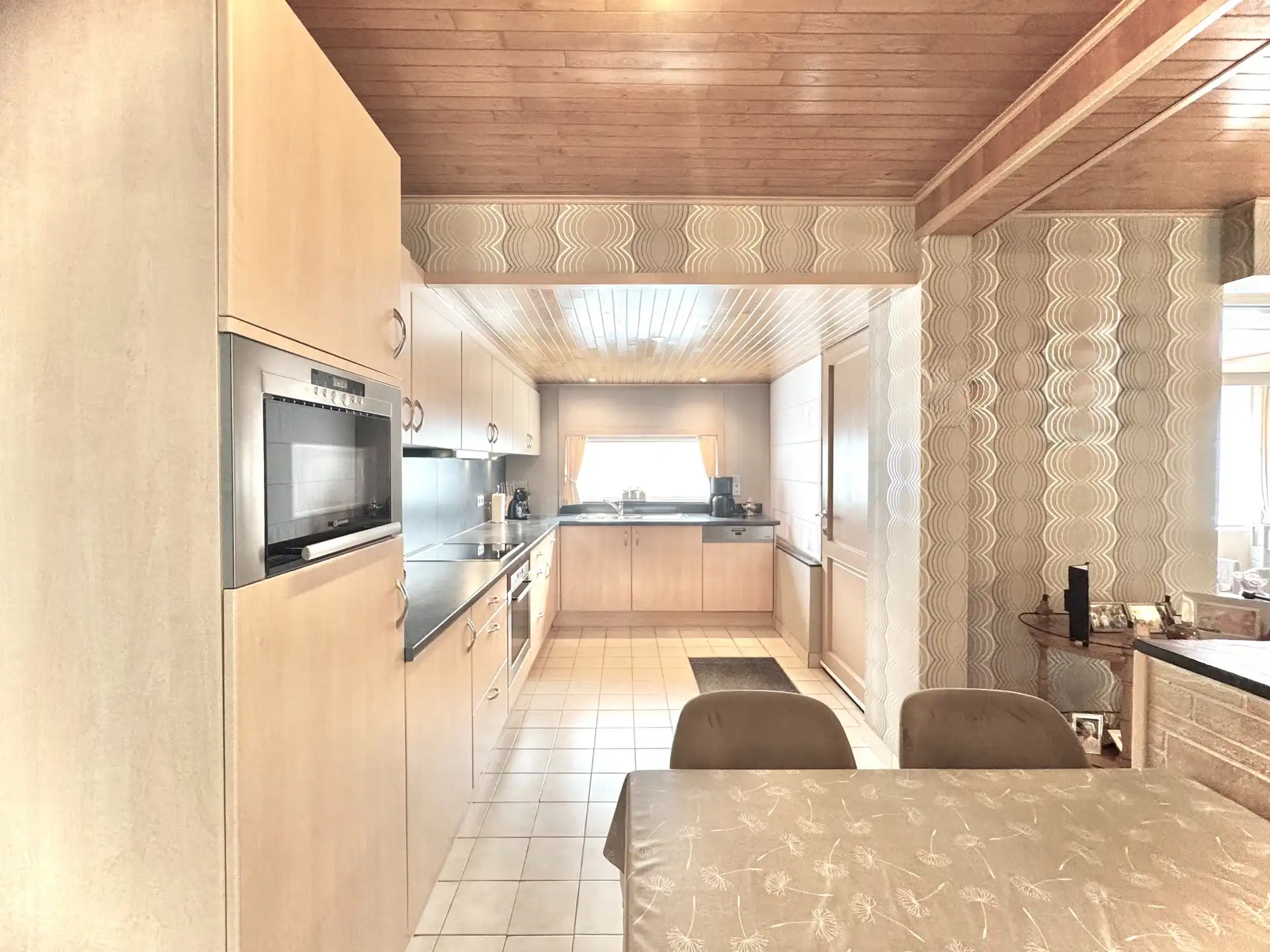 HALFOPEN WONING | 4 KAMERS | TUIN | GARAGE | 720 M² foto 14