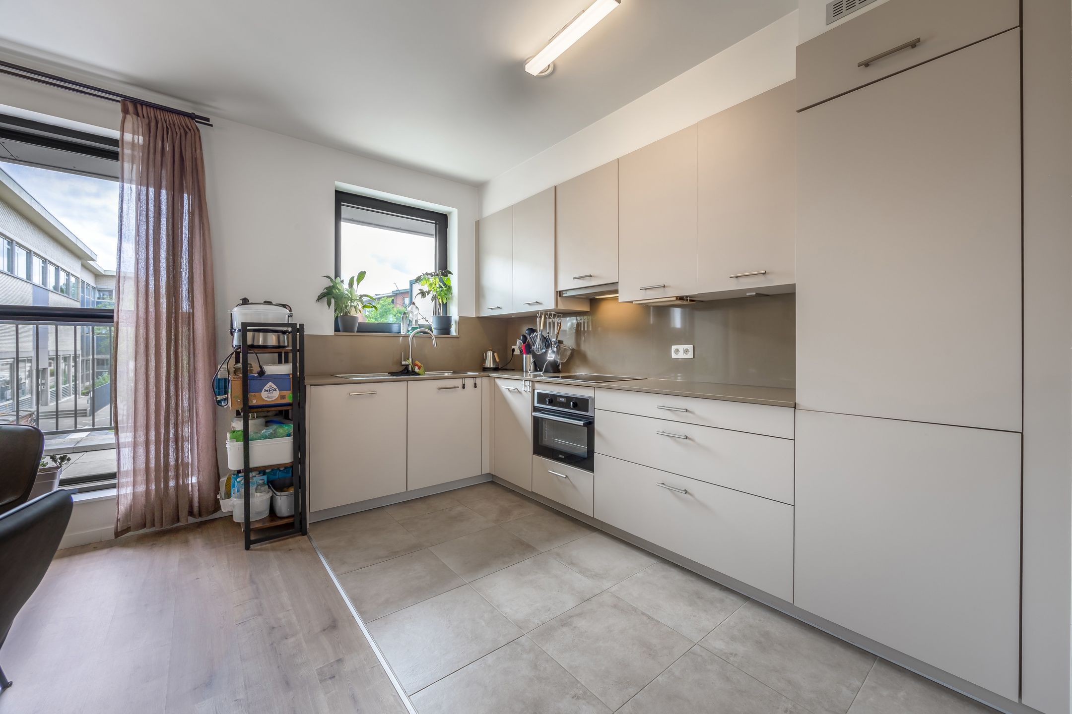 Instapklaar en prachtig gelegen appartement op een toplocatie in Deurne foto 6