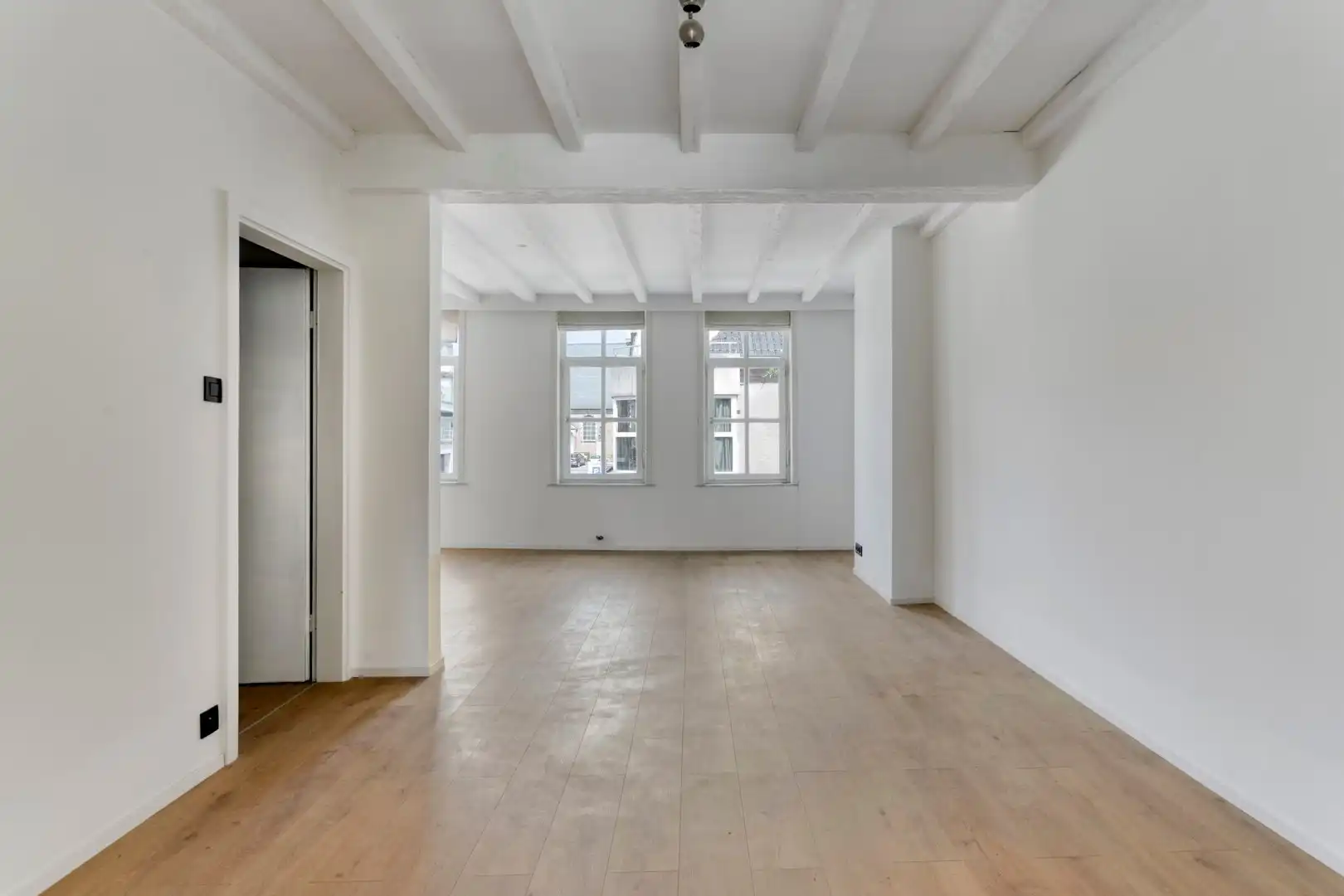 Instapklare handelszaak met appartement en gezellige binnenkoer foto 22