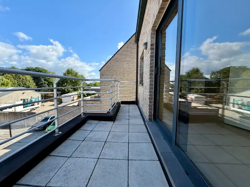 Energiezuinig instapklaar duplex-appartement met privatieve autostaanplaats foto 10