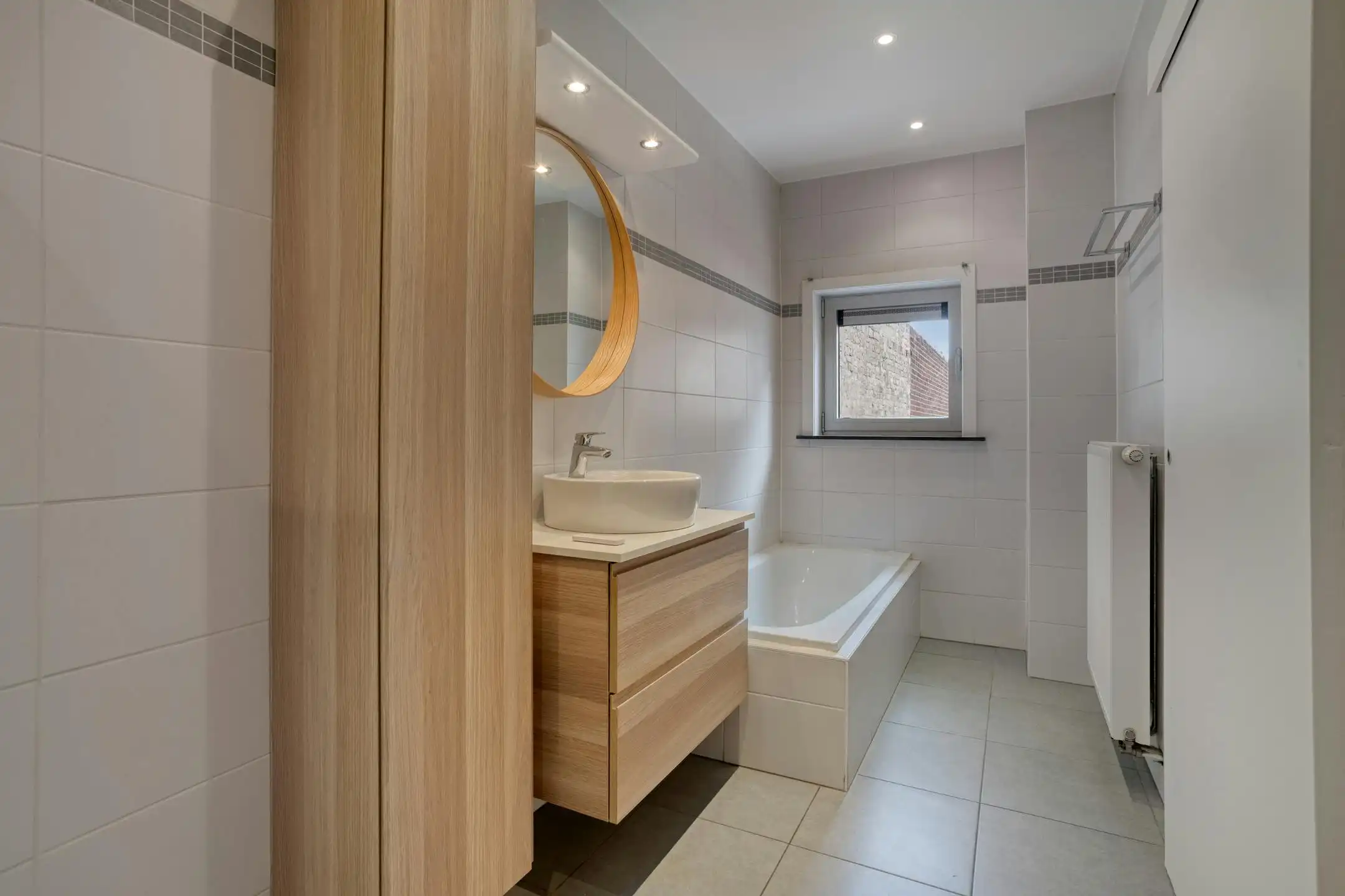 Gerenoveerd 1-slaapkamer appartement te koop in centrum Kortrijk foto 9