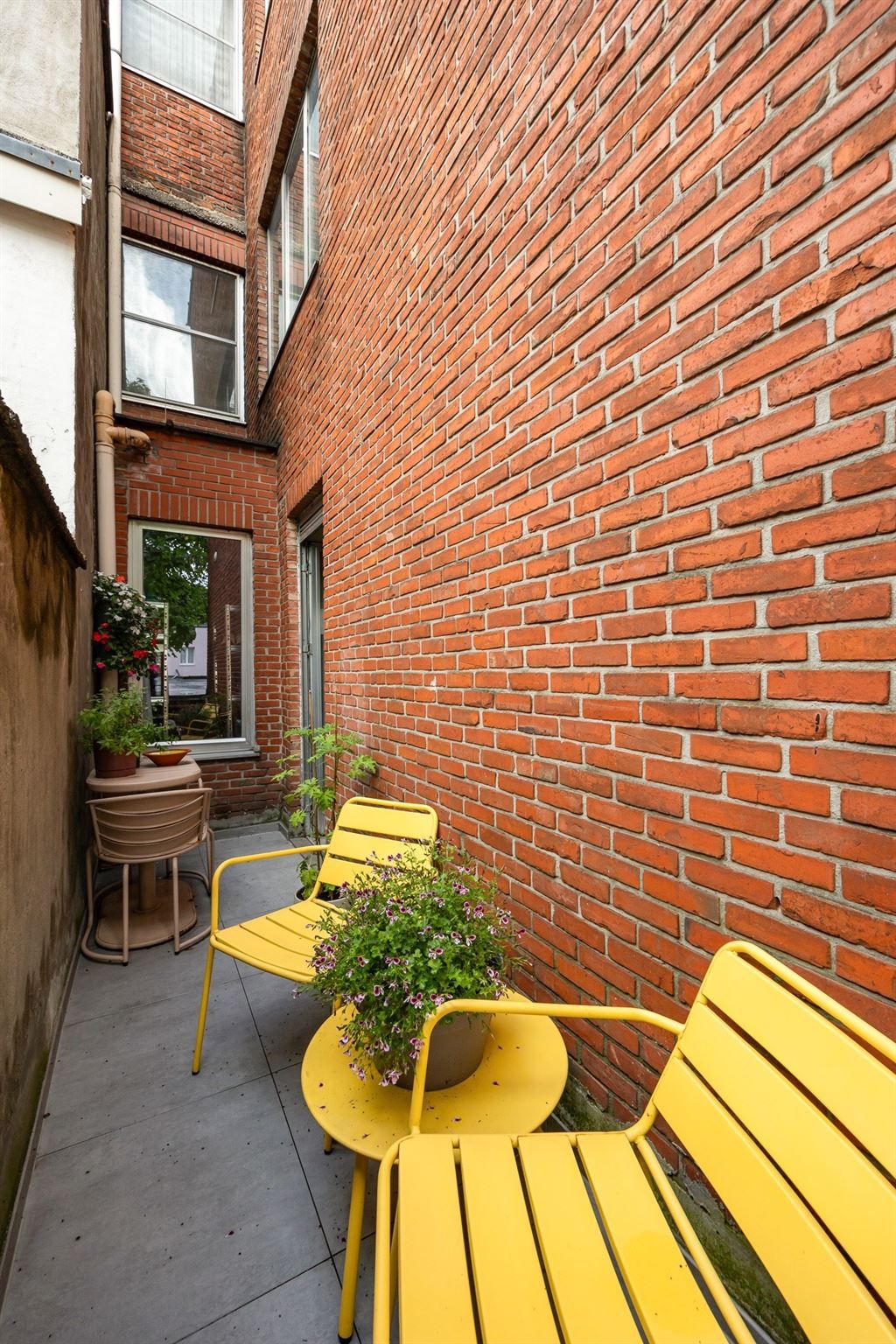 lichtrijk appartement met charme + terrasje  foto 11