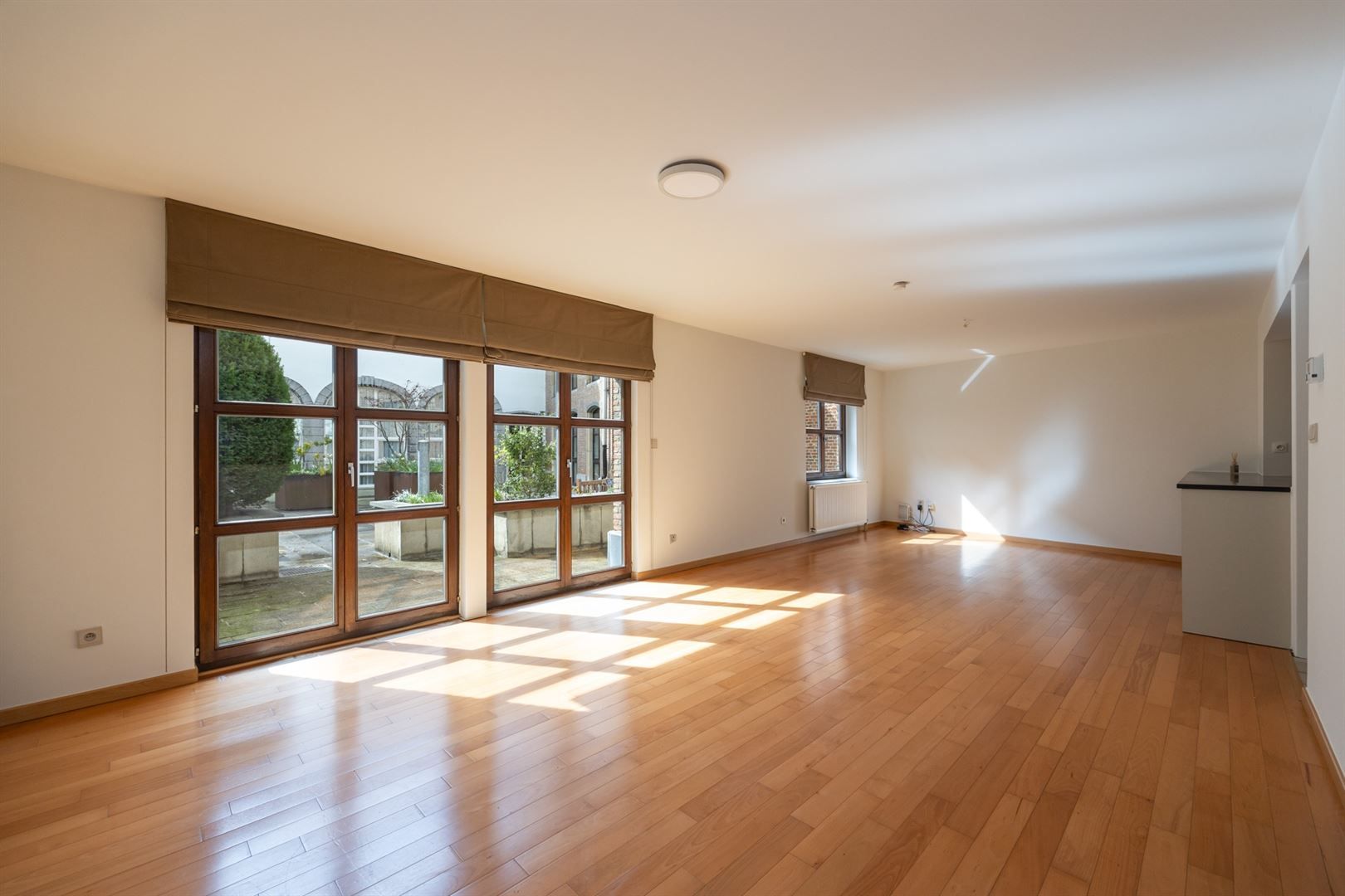 Duplex appartement met 2 slaapkamers gelegen in een uniek historisch pand te Antwerpen centrum. foto 2