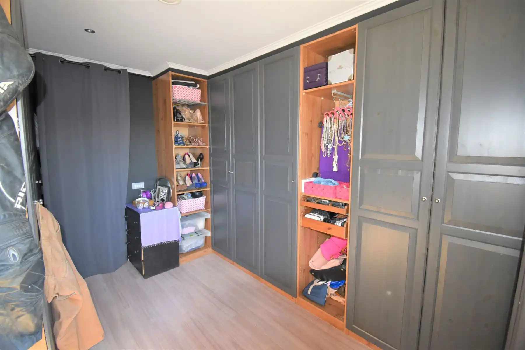 Grote, energiezuinige woning langs kanaal  foto 12