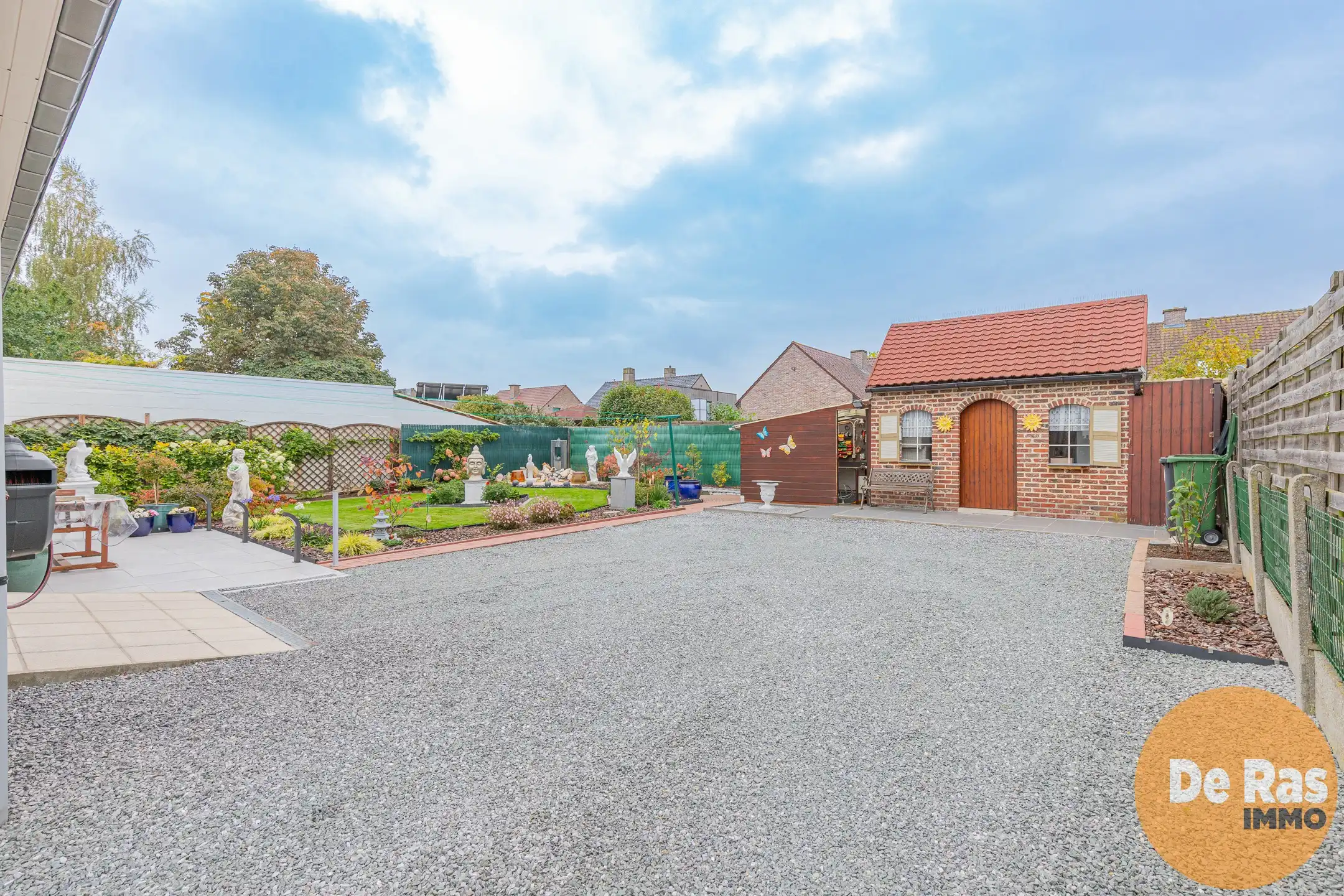 HILLEGEM - Mooie bungalow in rustige woonwijk op toplocatie foto 17