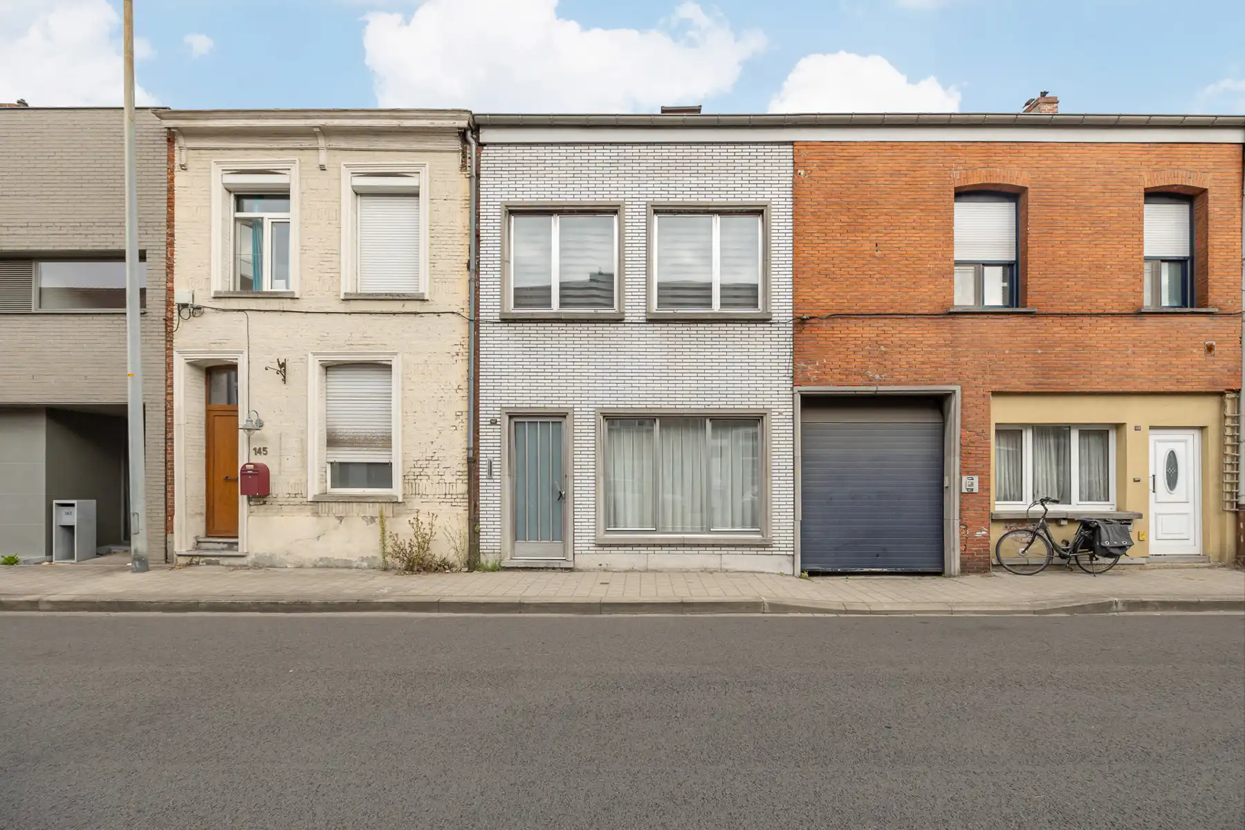 Een woning met 4 slaapkamers gelegen nabij het centrum van Turnhout. foto {{pictureIndex}}