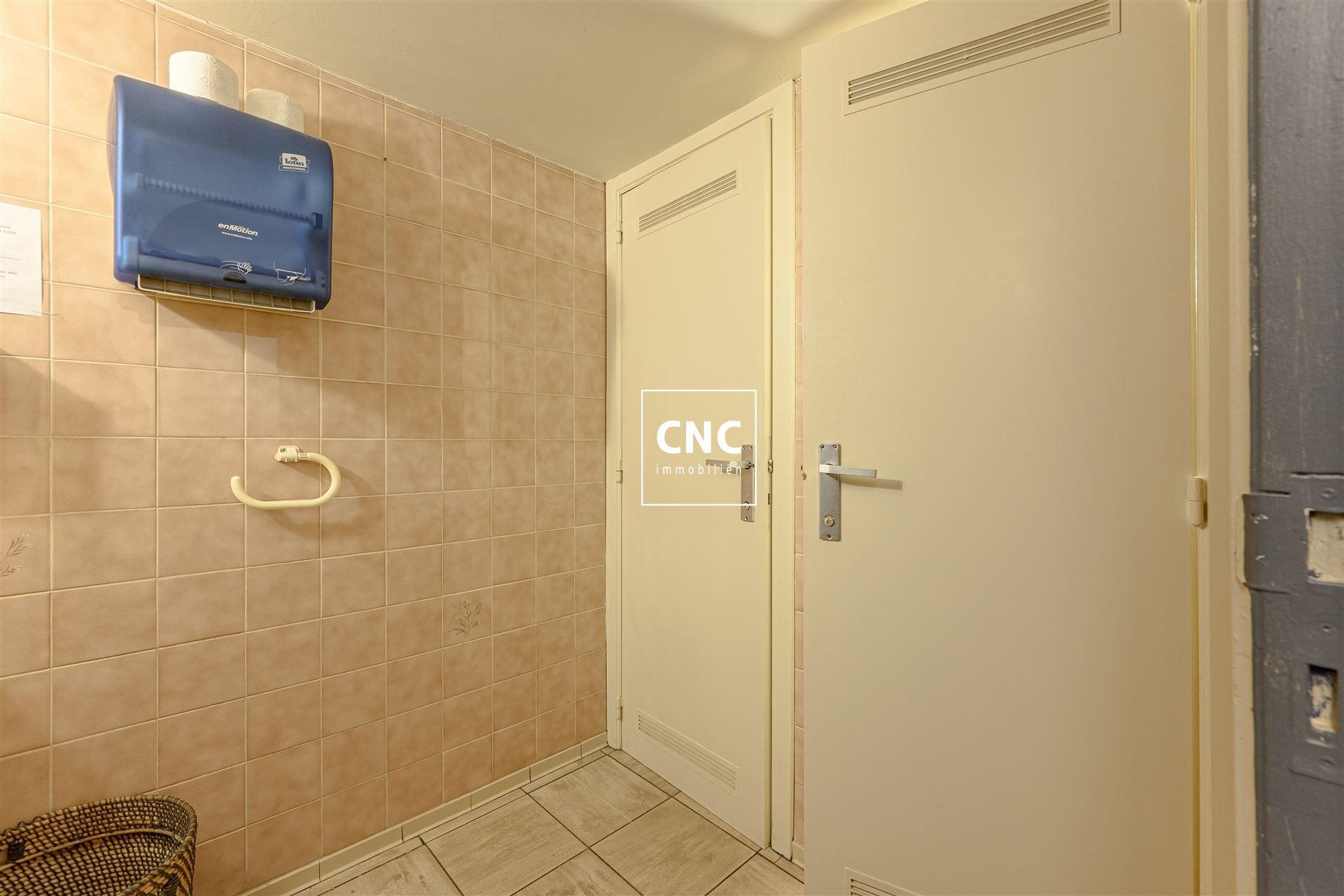 Zeer ruim en instapklaar handelspand aan Zeedijk-Heist foto 22