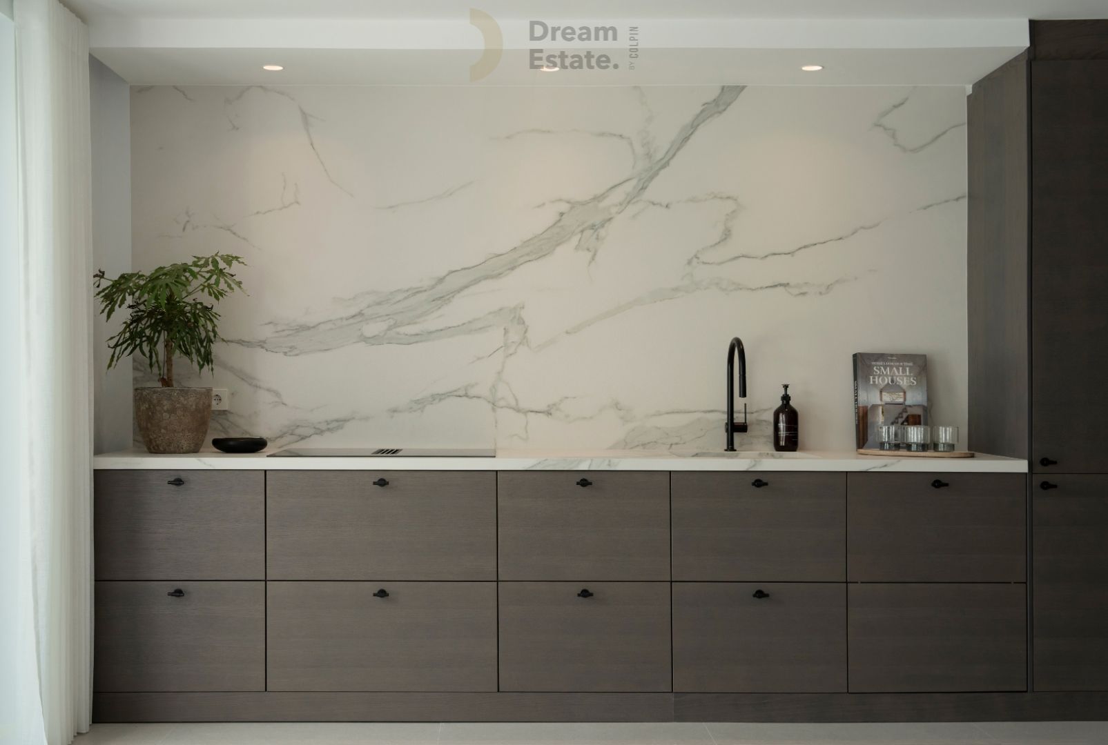 Moderne en strakke villa gelegen te Nueva Andalucia, Marbella. foto 5