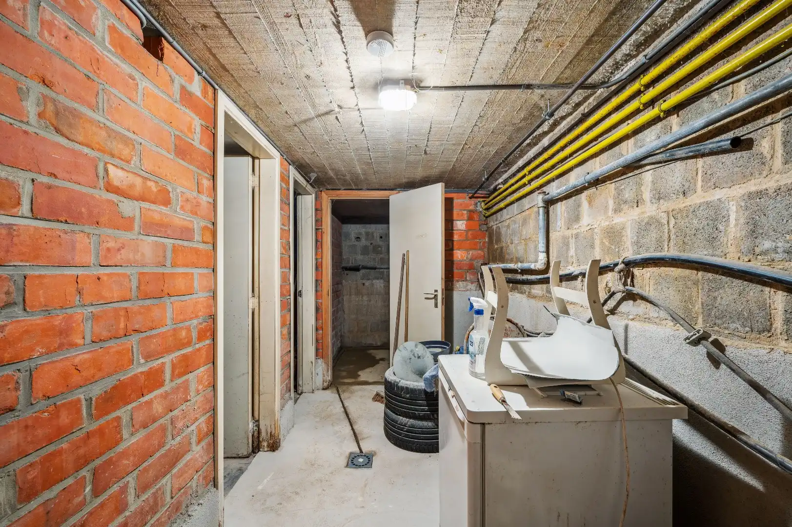 Centraal gelegen appartement met 2 slaapkamers, terras en kelder foto 19