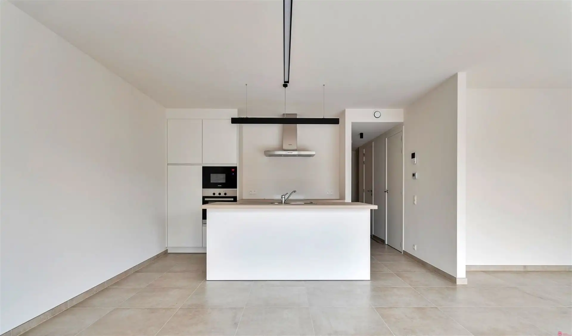 Recent, modern appartement nabij het centrum foto 4