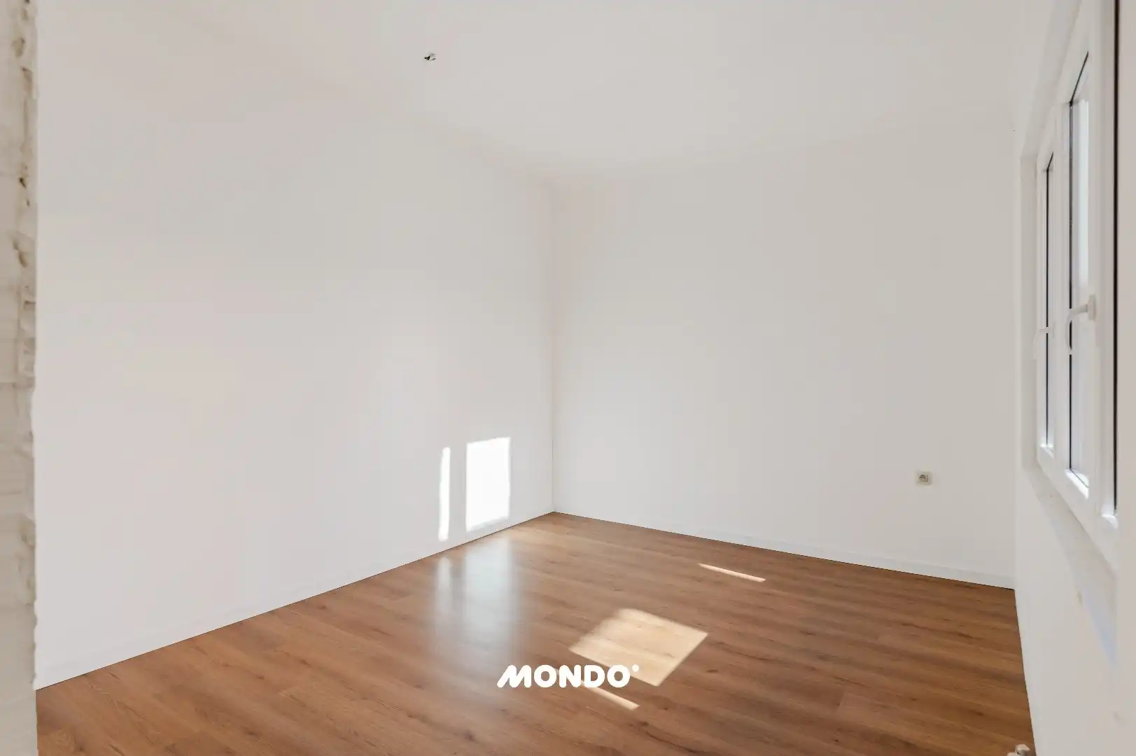 Gerenoveerd appartement met 2 slaapkamers! foto 7