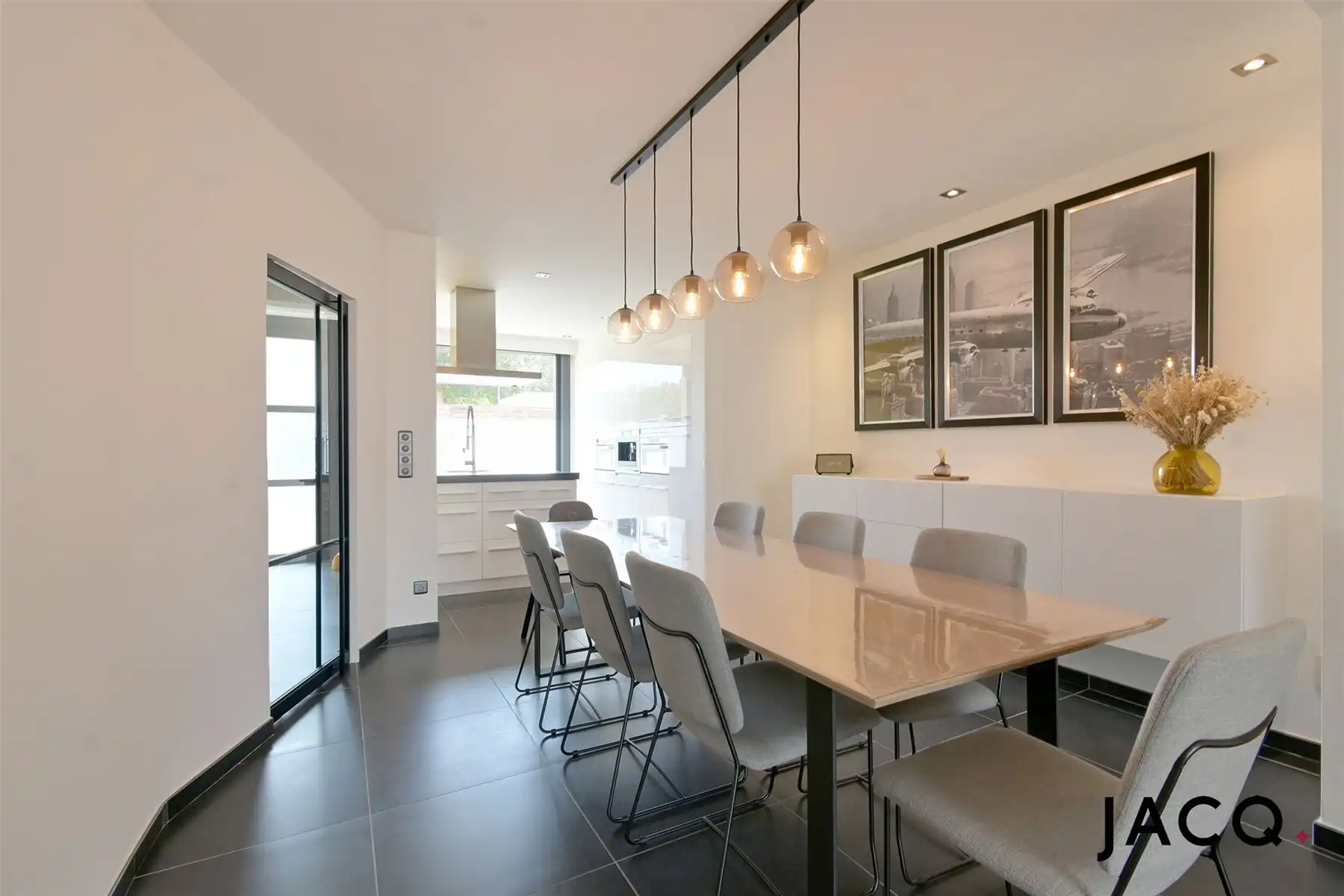Charmante woning met 3 slpk's, gezellige tuin en garage! foto 5