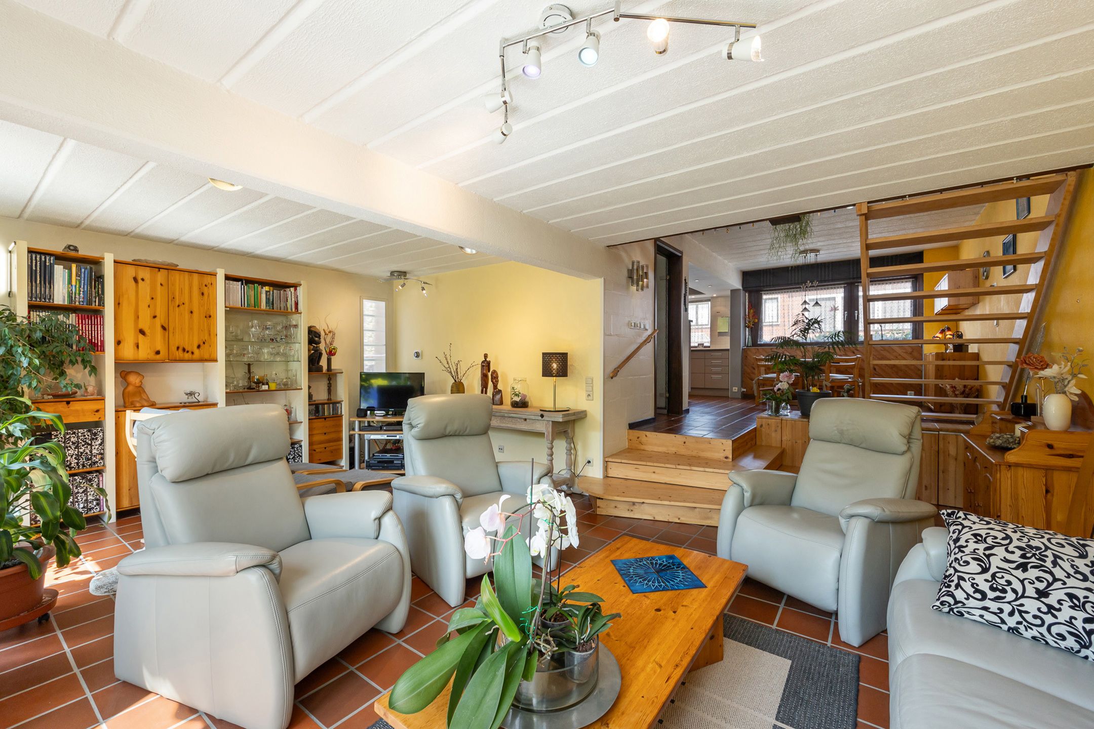 Architecturale 3-gevel woning met zuid-west tuin foto 14