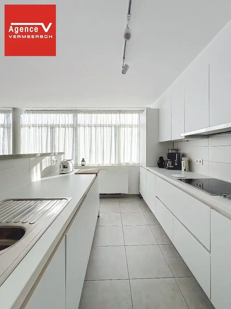 Ruim en lichtrijk GEMEUBILEERD  2-slkr appartement (117m²)gelegen op 50m van Zeedijk!  foto 12