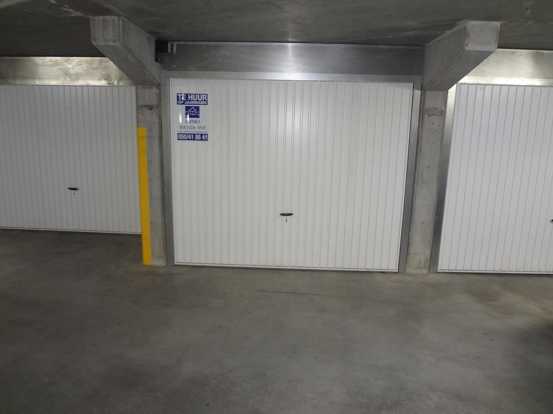 Zeer ruime garage - centrum Wenduine foto 2