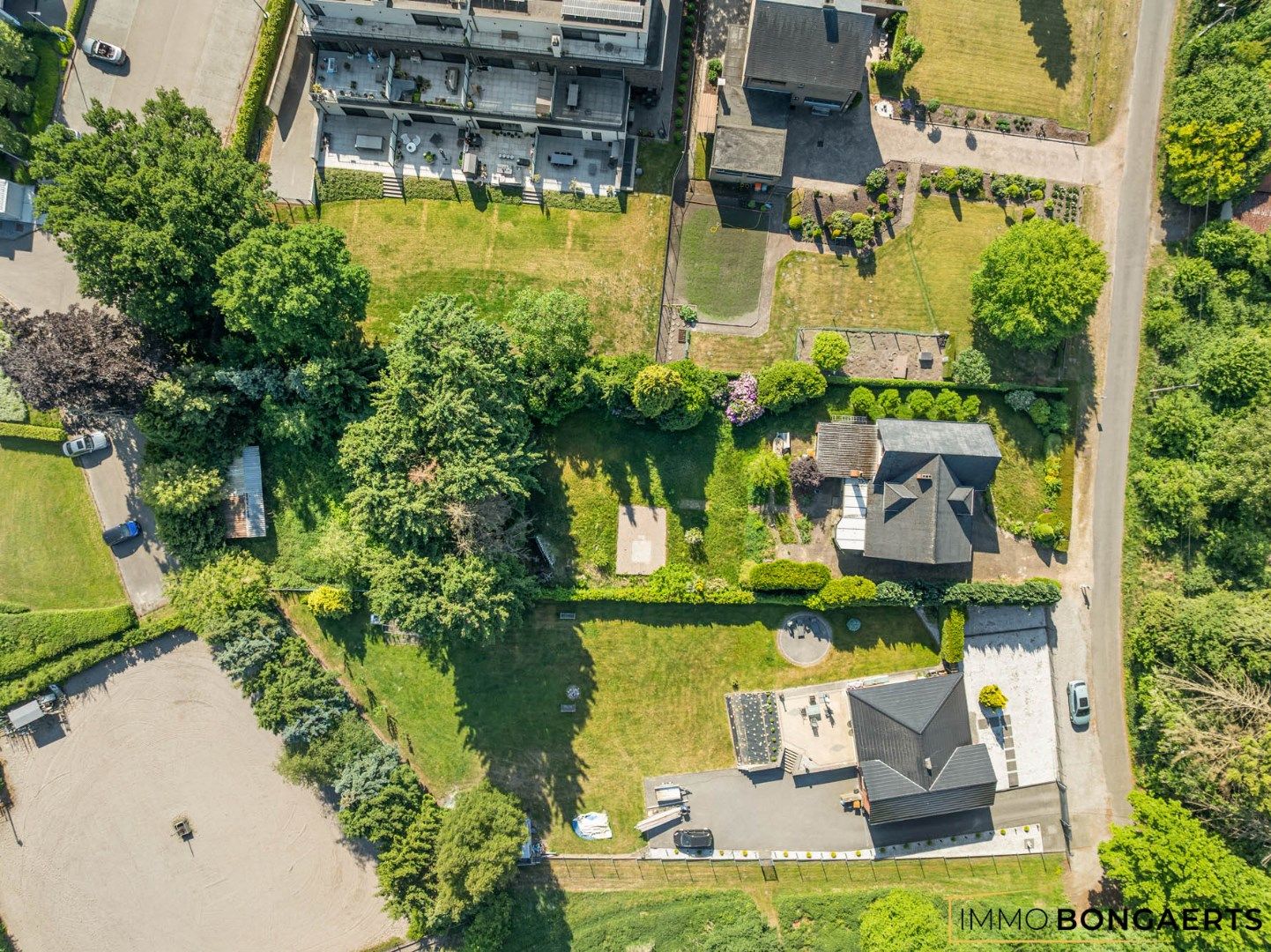 Rustig gelegen woning op een groot perceel foto 34