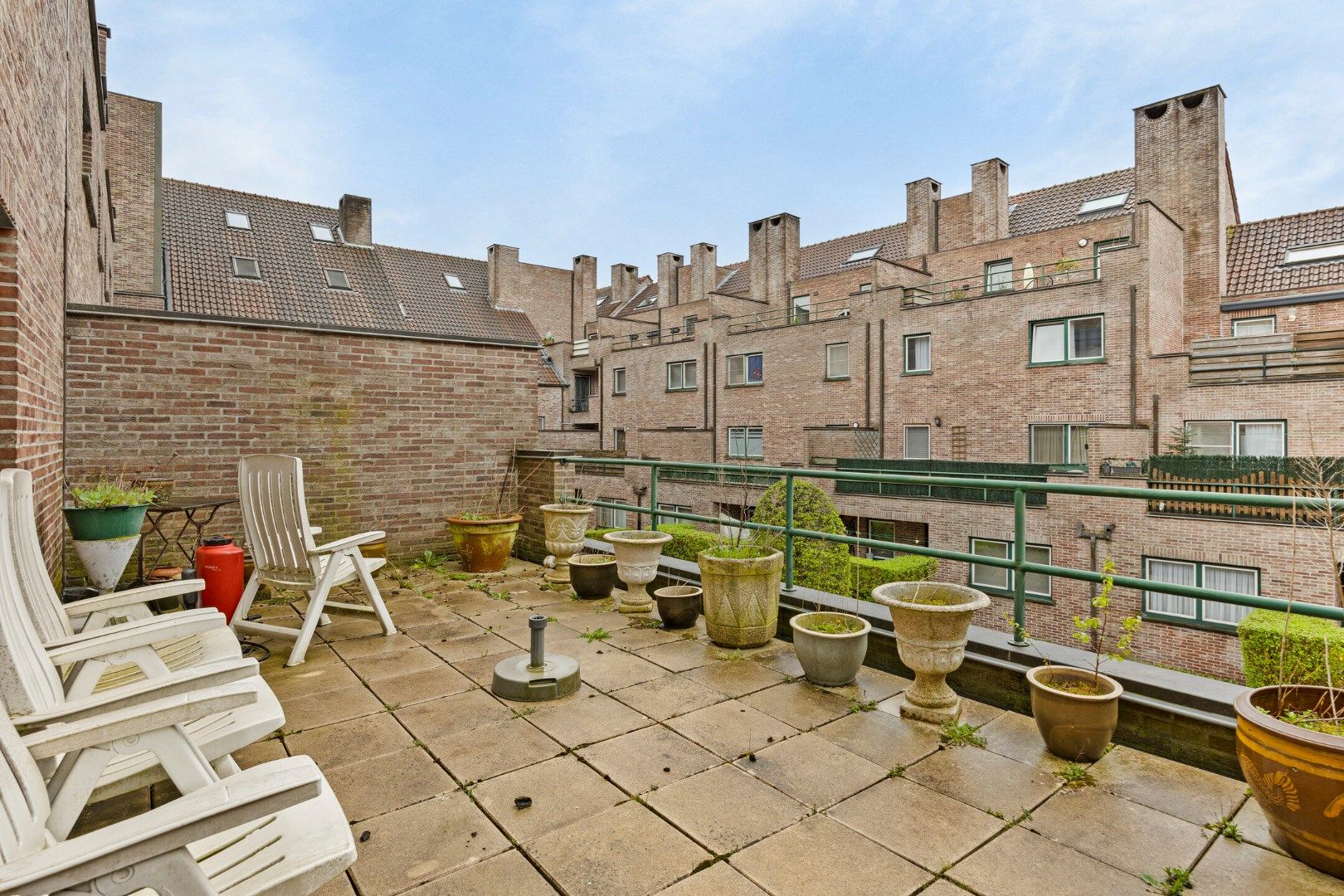 Instapklaar appartement met 2 slpks en ruim terras nabij Mol - centrum !  foto 13