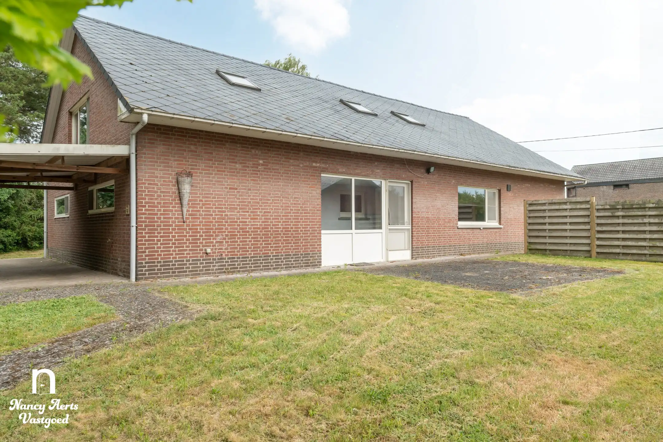 Rustig wonen – ruime gezinswoning op een perceel van 1102 m² foto 4