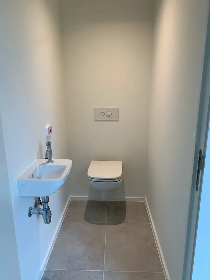 Prachtige gelijkvloerse assistentieflat met zonnig terras foto 10