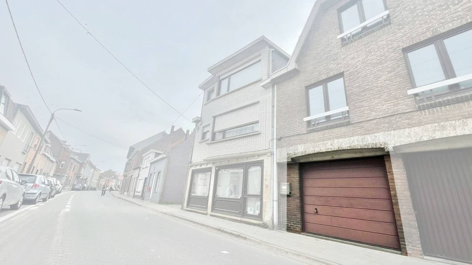 Garage (35m²) te koop centrum Harelbeke foto {{pictureIndex}}