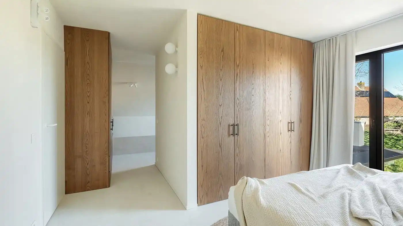 Alleenstaande en luxueus gerenoveerde villa op een rustige en residentiële ligging in Knokke foto 25