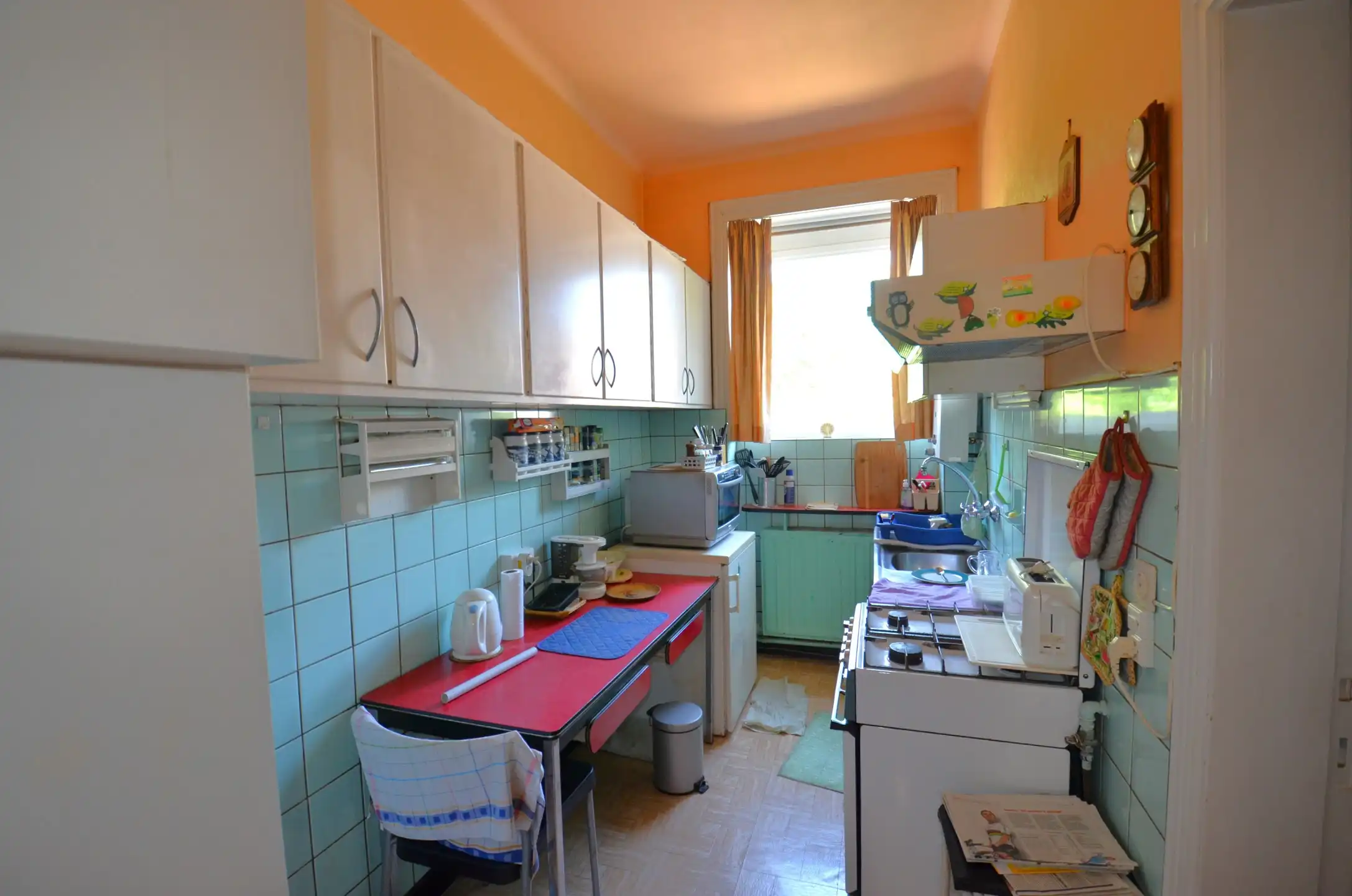 Te renoveren woning met 2 slaapkamers, garage en zonnige zuid-tuin foto 8