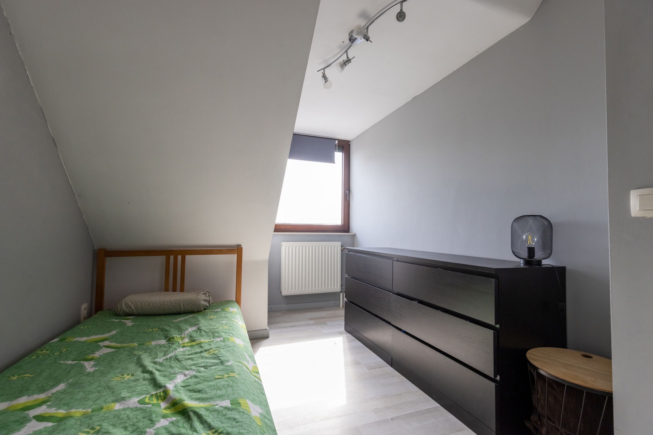 Instapklaar duplex-appartement met 2 slaapkamers en ruim terras in hartje Bornem foto 12