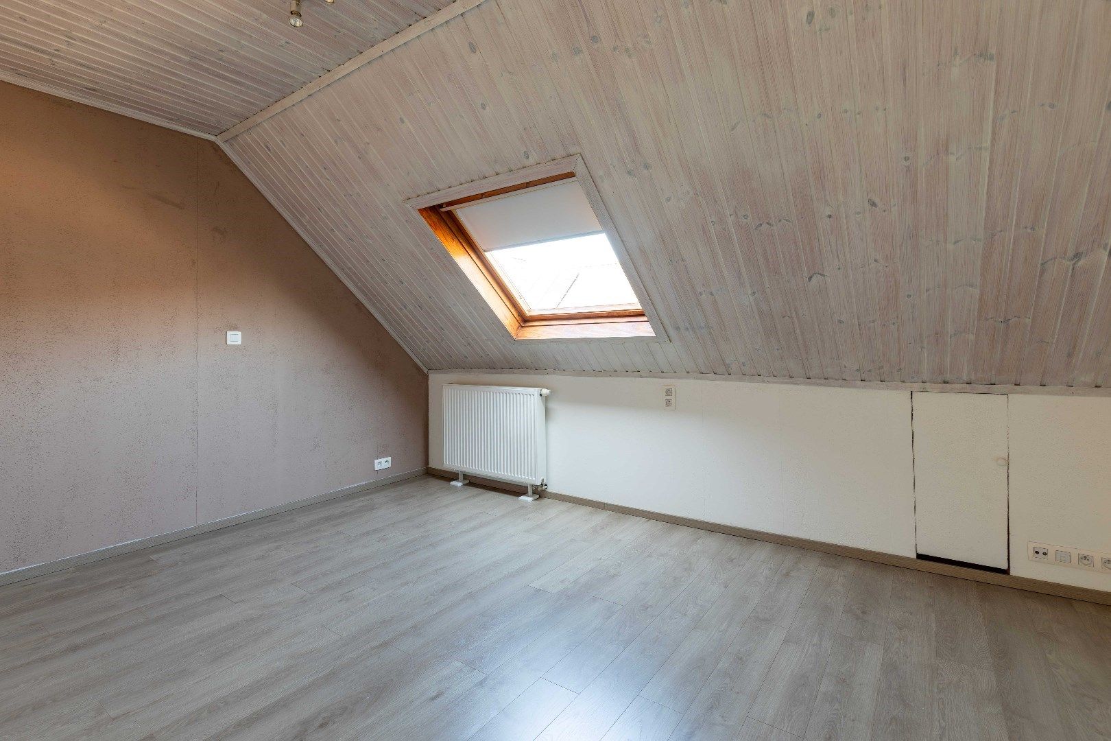 Centraal en rustig gelegen vernieuwde woning met groot zonneterras op enkele passen van de Katelijnepoort. foto 22