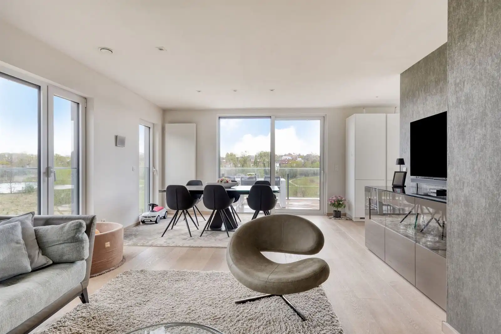 Prachtige penthouse met 3 slaapkamers en dubbel terras foto 5
