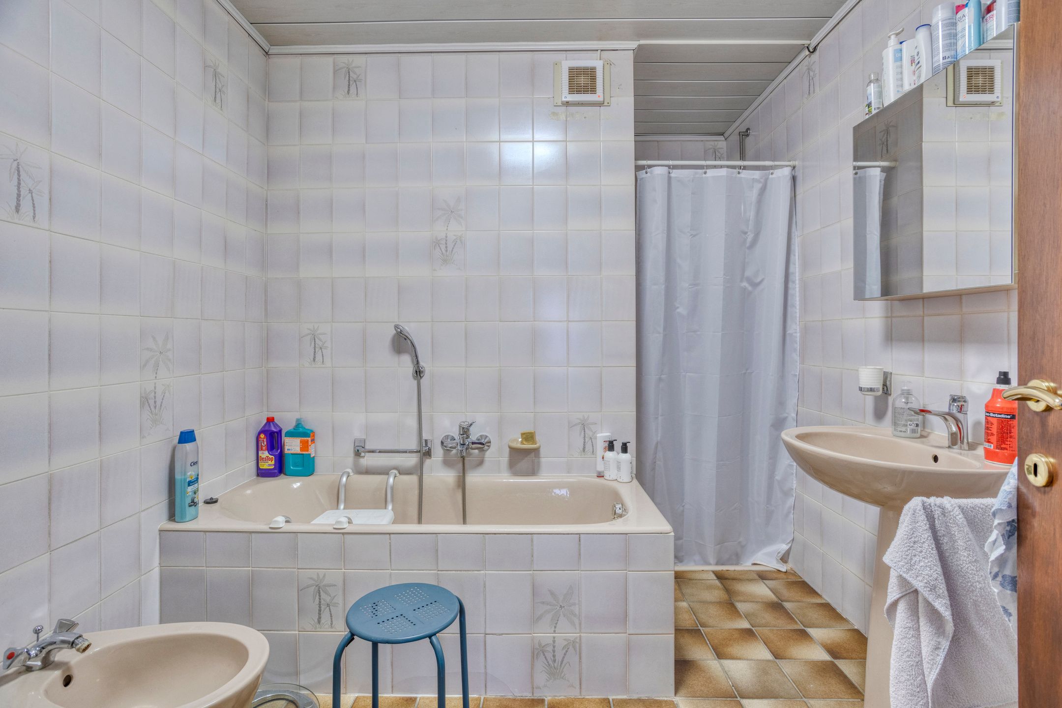 Te renoveren woning op ruim perceel foto 12