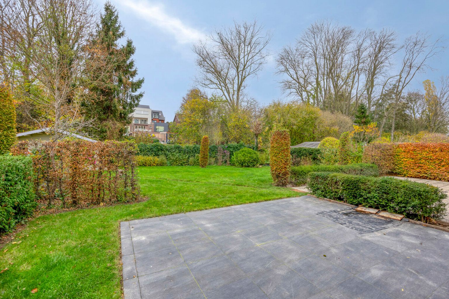 Bungalow van 176 m² met garage en tuin foto 22