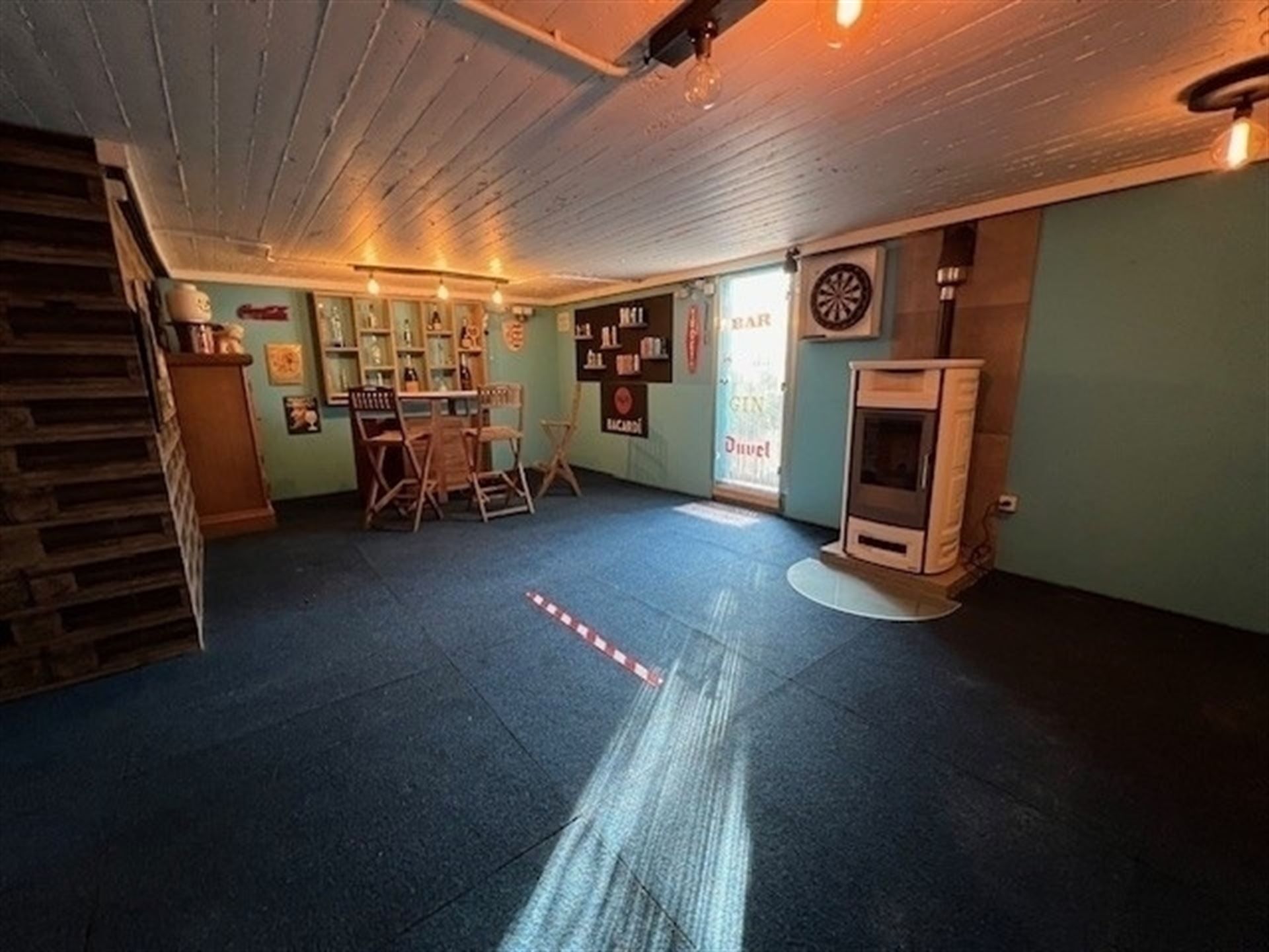 Bel-etage woning met ruime garage  en 2 badkamers! foto 7