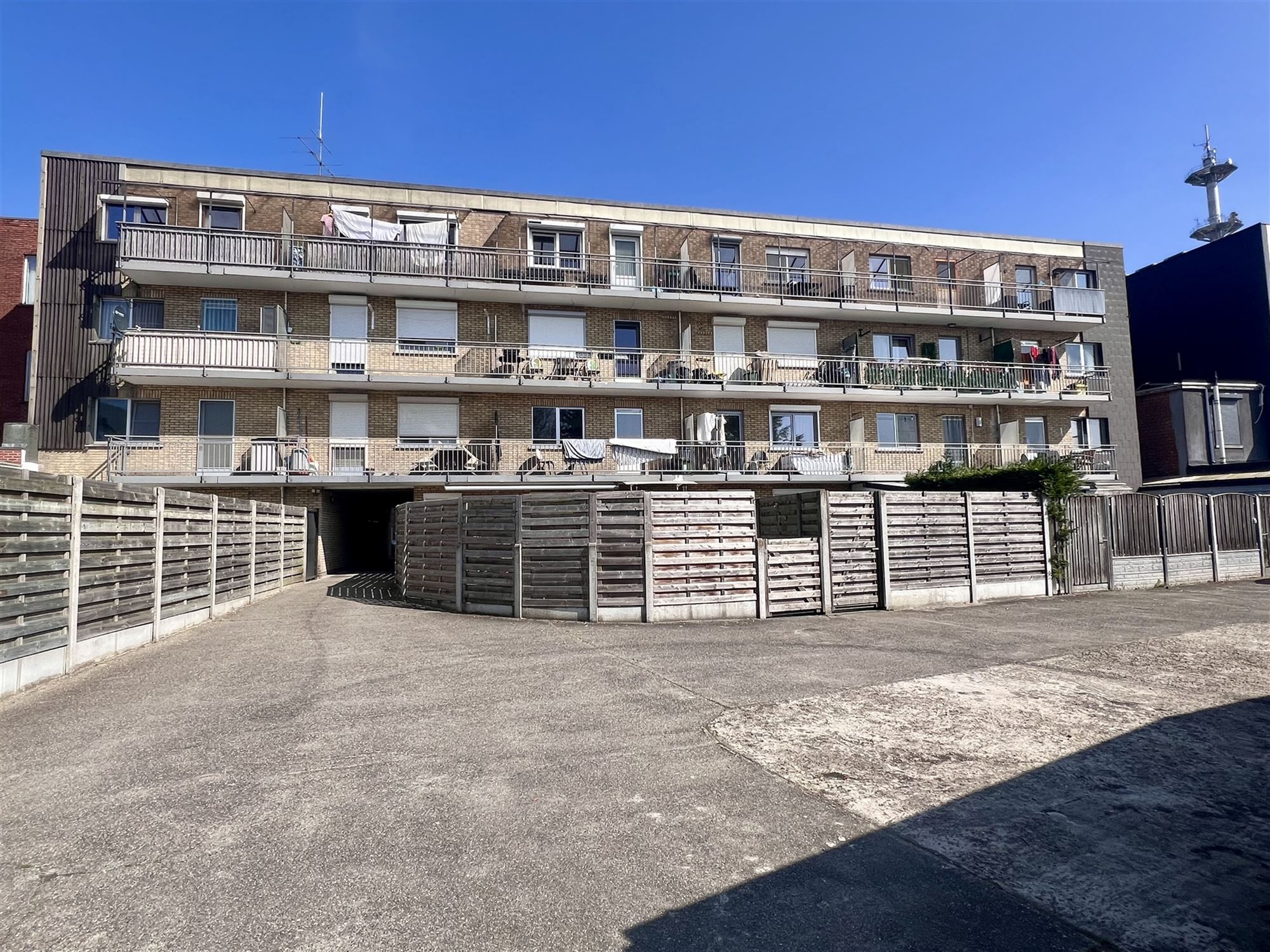 Appartement met 2 slpks, terras en garage foto 19