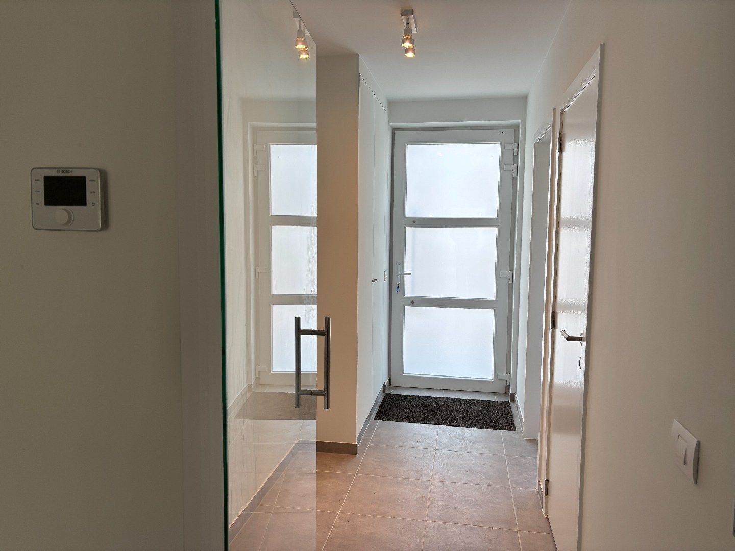 Nieuwbouwwoning met 3 slaapkamers en tuin foto 2