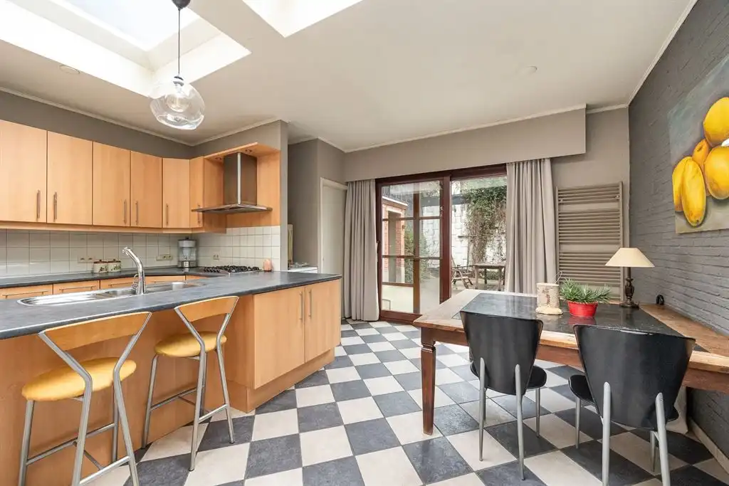 Charmant herenhuis met 4 slaapkamers foto 8