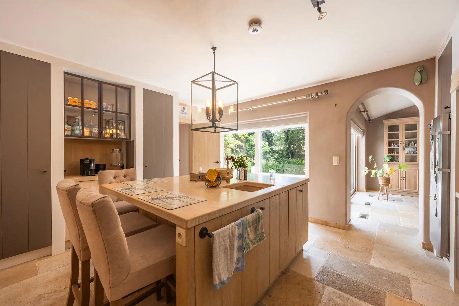 Gerenoveerde energiezuinige villa met adembenemende vijver foto 17