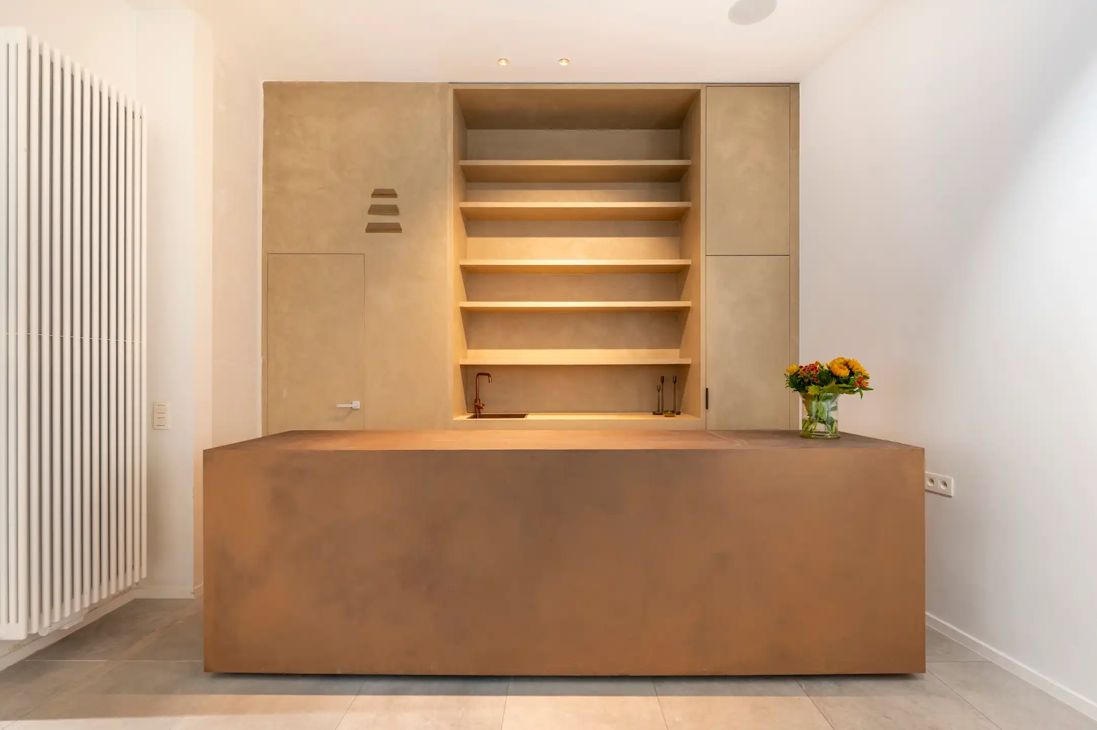 ANTWERPEN CENTRUM - Polyvalente handelsruimte  foto {{pictureIndex}}