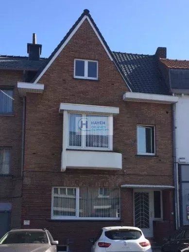 BORGLOON – Woning met 5 slaapkamers te Borgloon - Tongersesteenweg 9 foto {{pictureIndex}}