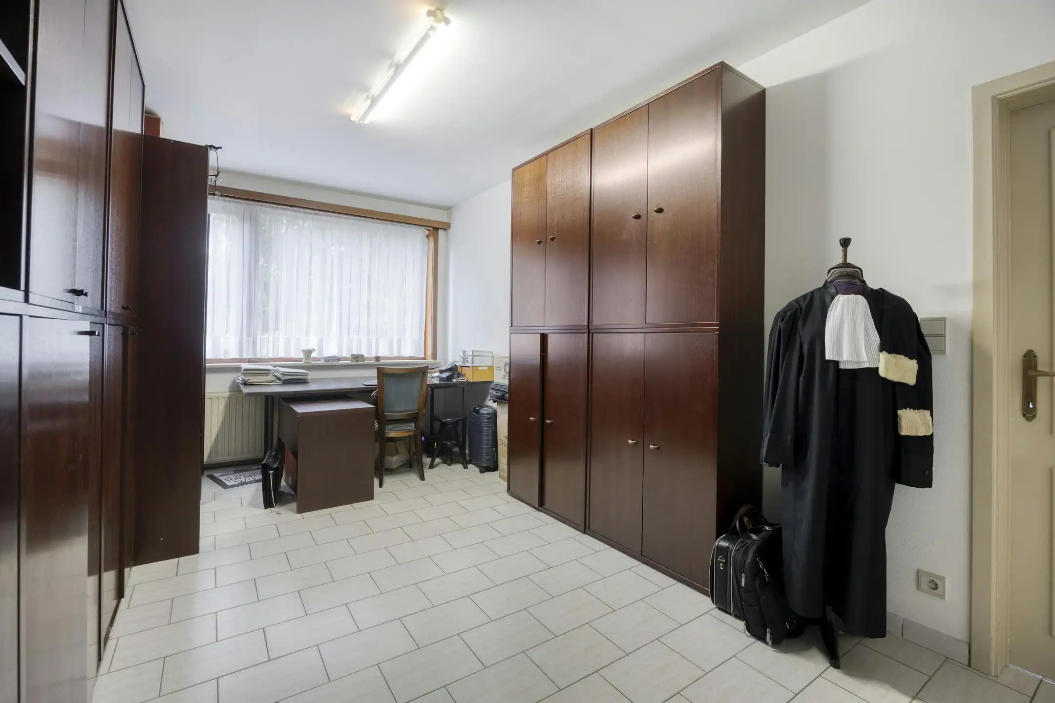 Charmante herenwoning met garage en tuin in het hartje van Ternat foto 4