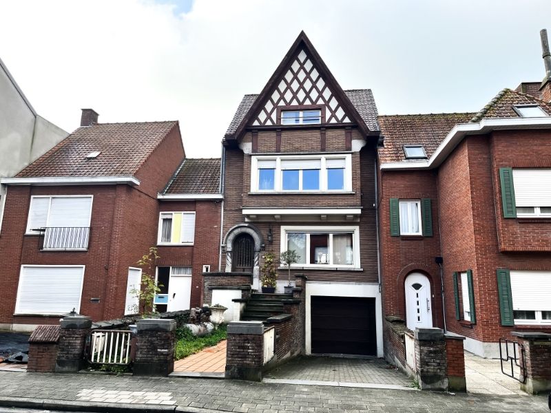 Karaktervolle woning met 3/4 slaapkamers foto {{pictureIndex}}