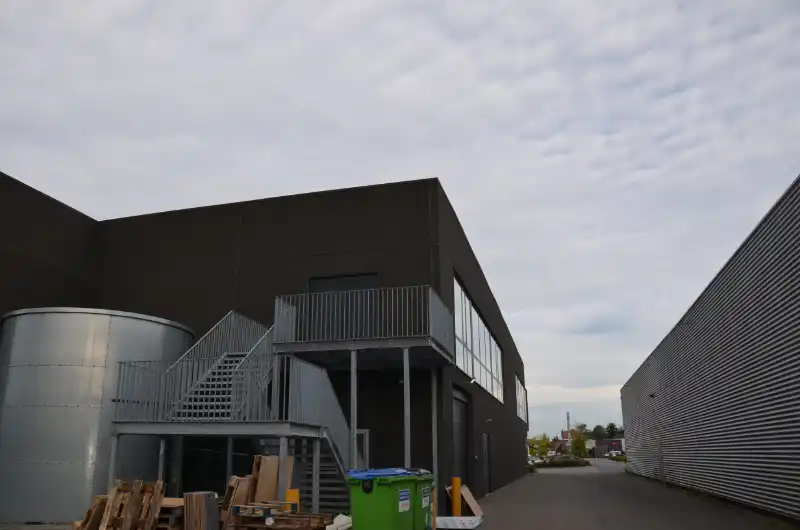 Te huur :  Roeselare Bruggesteenweg baanwinkel +/-764 m², in casco foto 7